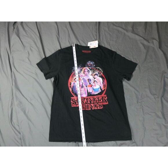 New Stranger Things T Shirt Netflix Womens M Black Multicolor Graphic Print - Picture 6 of 7